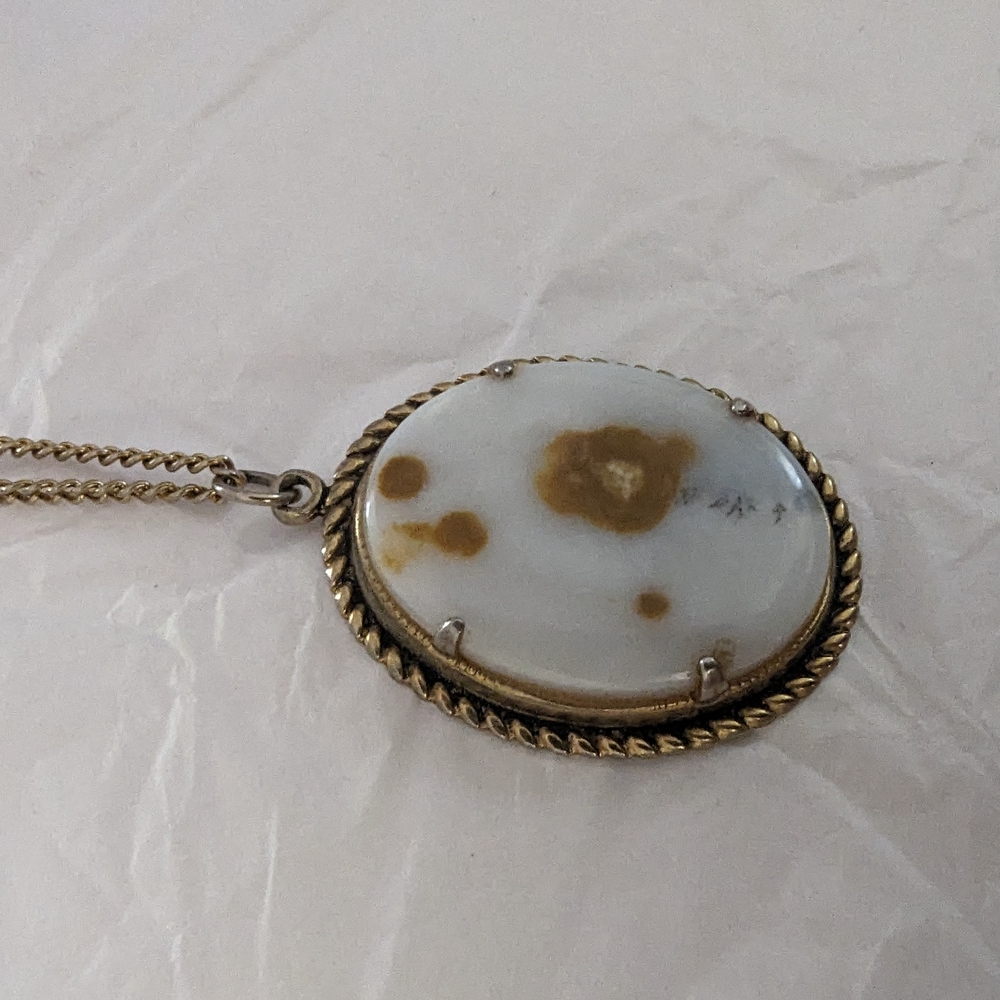 Brown, Yellow and White Agate Stone Pendant Necklace